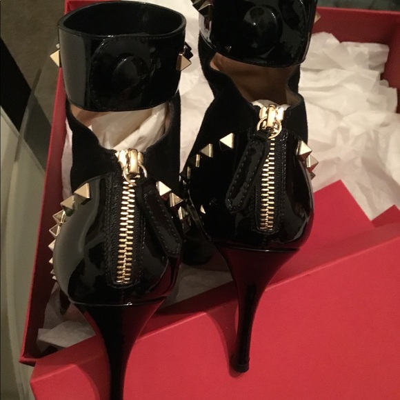Valentino Black Patent & Suede Rockstud Booties $PRICE DROP⬇️ - Picture 4 of 8